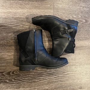 Teva De La Vina Leather Suede Black GUC Size 9